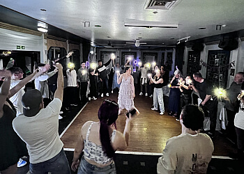 Headline Entertainment