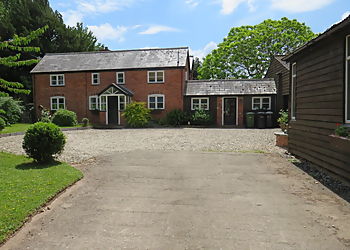 Hillview Kennels