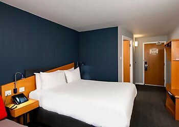 Holiday Inn Express Gloucester South