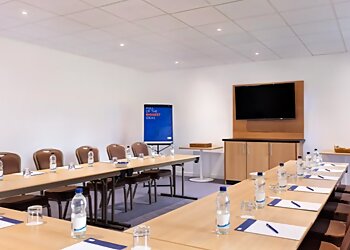 Holiday Inn Express Strathclyde Park M74, JCT.5