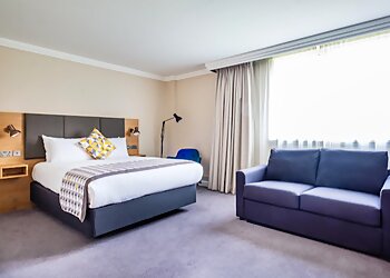 Holiday Inn High Wycombe M40, Jct. 4