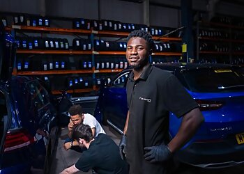 Hyde Road Wheels & Tyres