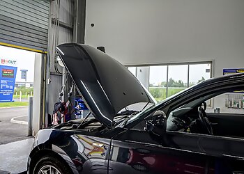 IN‘n’OUT Autocentres Warrington