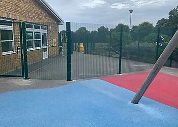 I Wallond Fencing Contractors