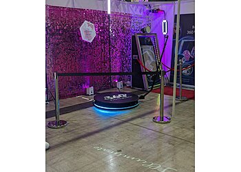 Liverpool photo booth companies Illuminate image 1