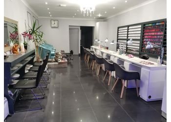 3 Best Nail Salons in Aylesbury Vale, UK - Expert Recommendations