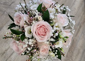 Luton florists L & K Flowers Ltd image 1