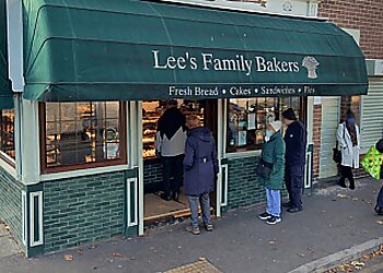 Lee's Family Bakers
