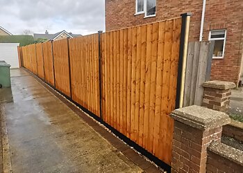 North East Lincolnshire fencing contractors MH Fencing & Landscaping image 1