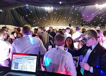 M & M Discos and karaoke