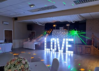 M & M Discos and karaoke