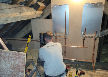 M&R Plumbing & Heating Ltd