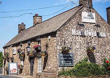 Maenllwyd Inn
