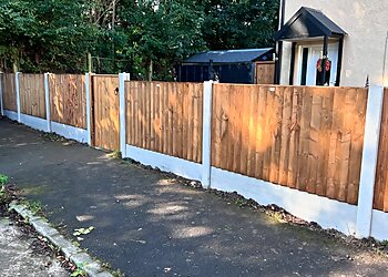 Salford fencing contractors Manchester Fencing Services image 1