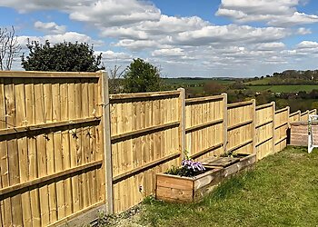 Salisbury fencing contractors  Mr Fencing Wiltshire Ltd.™ image 1