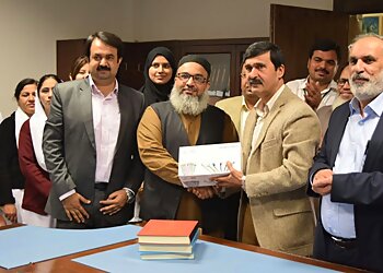 Muhammad Riaz, FRCSI, FRCS(GLASG), FRCSED, FRCS(PLAST) - HULL PLASTIC SURGEONS