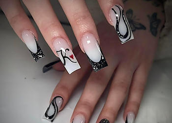 Nails by Yulia Hamilton