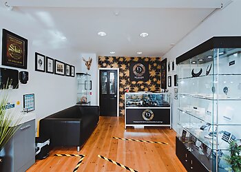 No Divide Piercing & Tattoo Studio