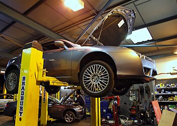 3 Best Car Garages in Bolton, UK - Expert Recommendations