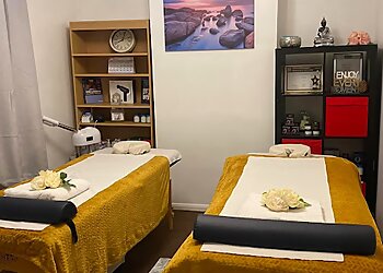 Carmarthenshire massage therapists Nuumam Thai Massage image 1