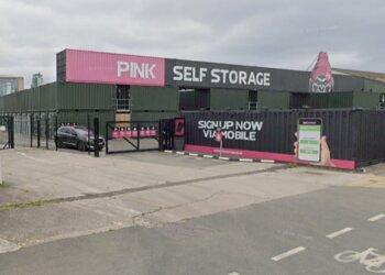 Trafford storage units Pink Self Storage Trafford  image 1