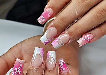 Queen Nails