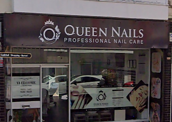 Queen Nails