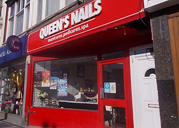 Queen’s Nails