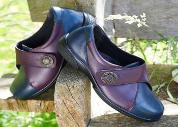 R. Allen ‘comfort fitting footwear’ R. Allen ‘comfort fitting footwear’