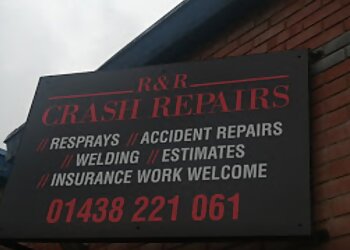 Stevenage car body shops R & R Crash Repair Centre Ltd. image 1