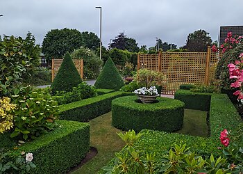 Rain-or-Shine Garden & Grounds