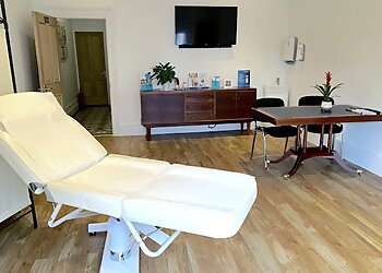 Richard Karoo, MB ChB, MRCS (Eng), MPhil, FRCS (Plast) - THE CARDIFF CLINIC