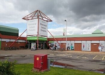 rivermead gym opening times