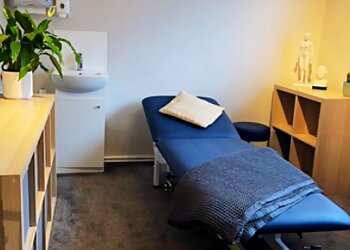 Robert Brooks, BOst - THE BRIDGE CENTRE FOR NATURAL HEALTH