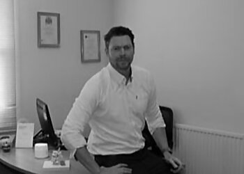 Chelmsford osteopath Robert Shaw, BSc (Hons) Ost - CHELMSFORD OSTEOPATHIC PRACTICE image 1