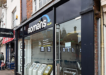 Wokingham estate agents Romans image 1