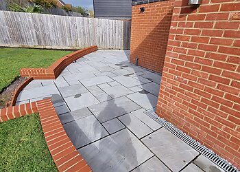 Rysie's Patio's And Driveways