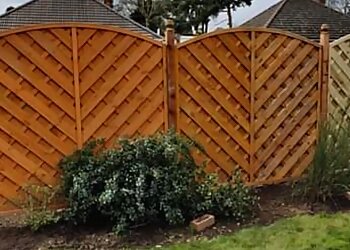 S & R Fencing Contractors