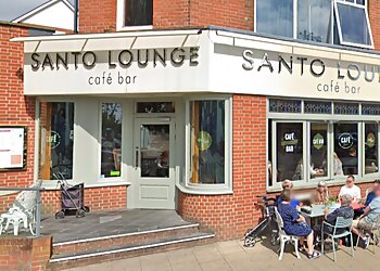 Santo Lounge