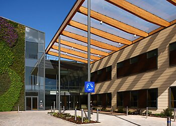 Simon Mackey, BSc (Hons) MBBS FRCS (Plas) - KIMS HOSPITAL