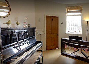 Sixpence Voice Studio