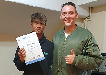 Staves Professional Music Tuition