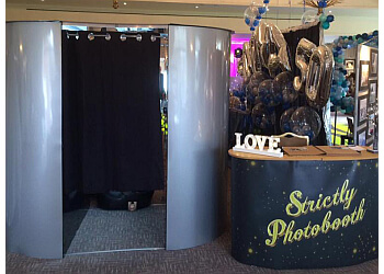 3 Best Photo Booth Companies in Colchester, UK - Expert Recommendations