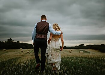 3 Best Photographers in Halifax, UK - Expert Recommendations