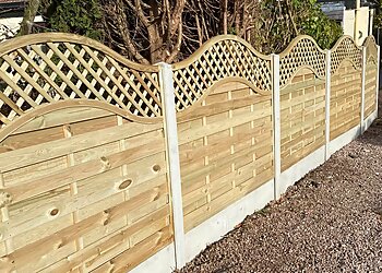 Tanzarelli Designs Fencing