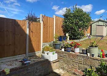 Colchester fencing contractors Tarmec and Croft Fencing and Gates Ltd.  image 1