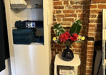 Thai massage by Piya