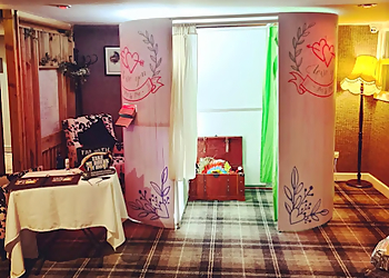 The Booth That Rocks