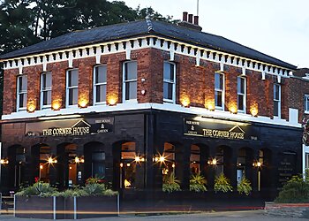 The Corner House Free House & Garden