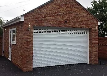 3 Best Garage Door Companies in Portsmouth, UK - Expert Recommendations